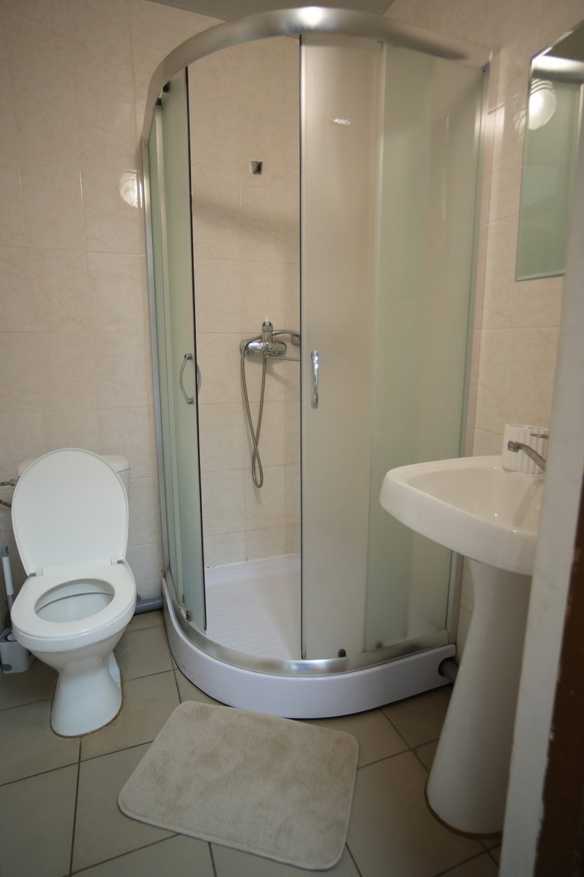 Четырехместный (Семейный комфорт 4х местный с двухспальной и двухъярусной кроватями с видом на р. Оку), База отдыха Октава