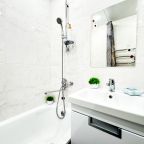 Апартаменты (Трехкомнатные), Апартаменты LikeHome на Дзержинского