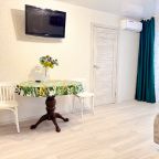 Апартаменты (Трехкомнатные), Апартаменты LikeHome на Дзержинского