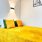 Апартаменты (Трехкомнатные), Апартаменты LikeHome на Дзержинского