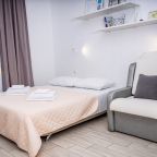 Отличная дизайнерская студия от одного до трех гостей. Полно