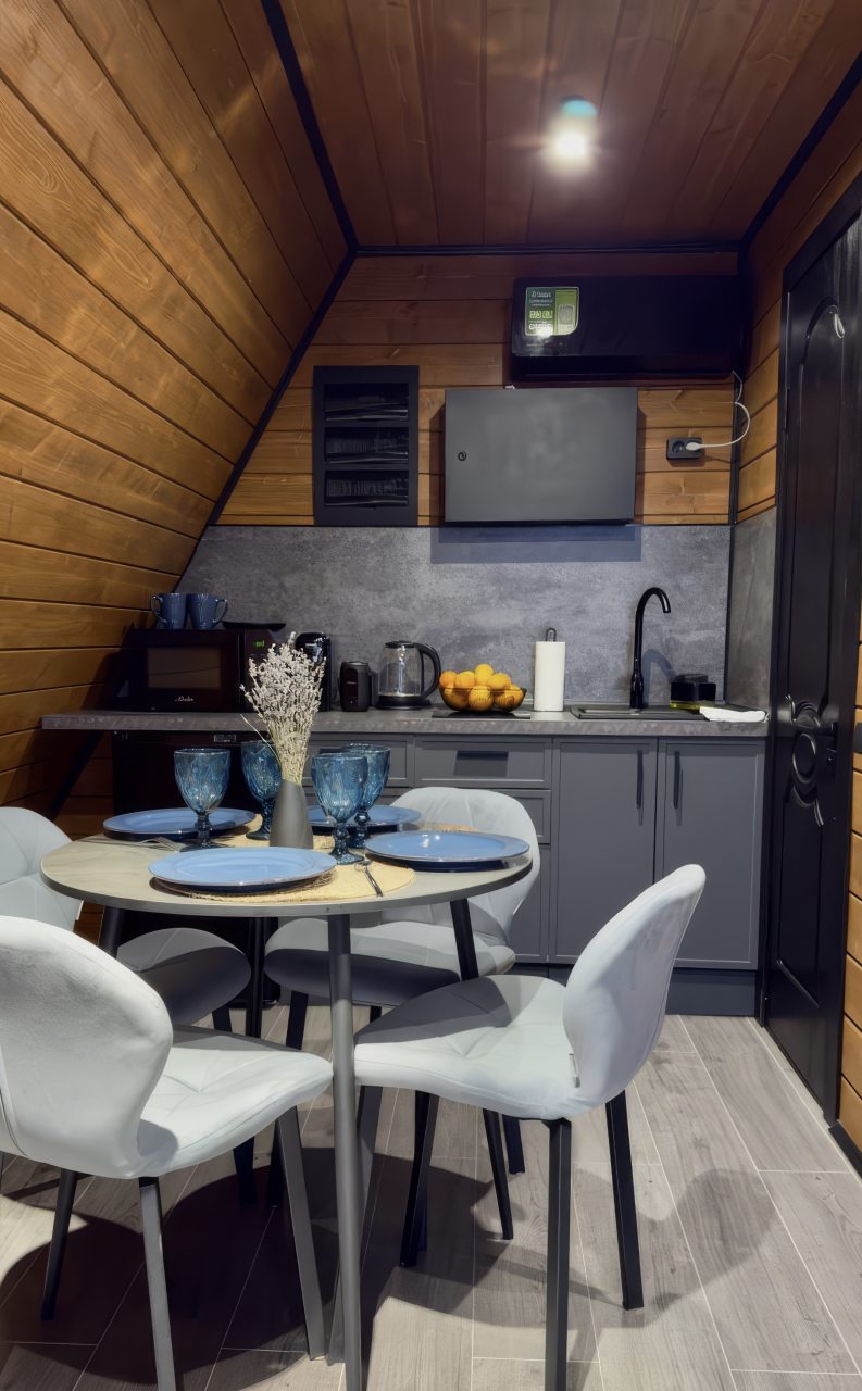 Дом (Дом у моря 1-я линия), База отдыха Бухта Морская