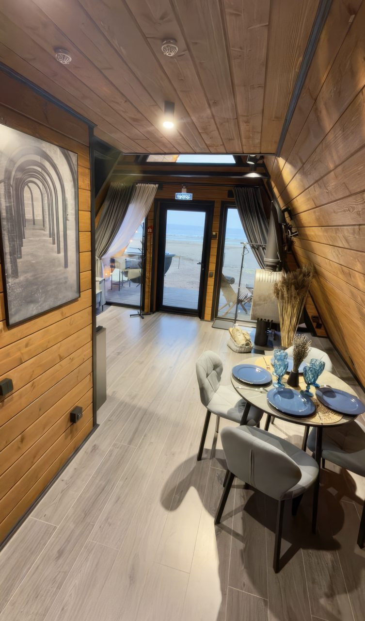 Дом (Дом у моря 1-я линия), База отдыха Бухта Морская