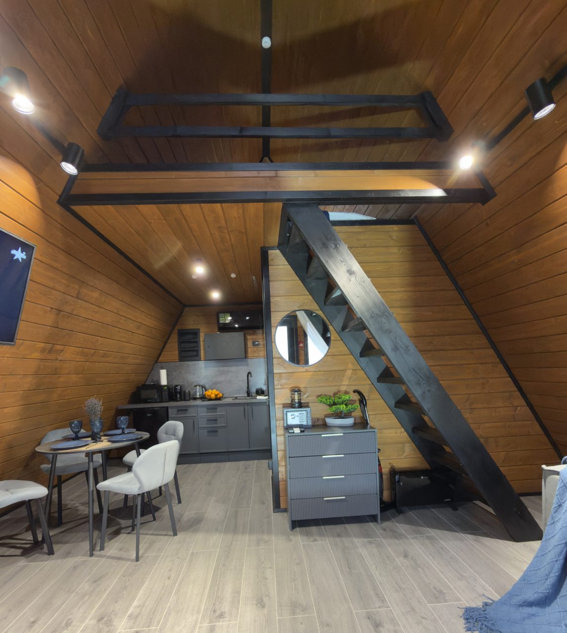 Дом (Дом у моря 1-я линия), База отдыха Бухта Морская