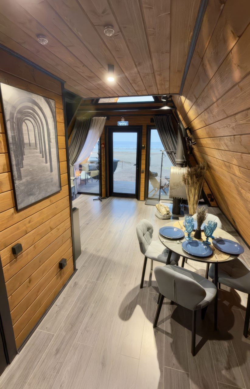 Дом (Дом у моря 1-я линия), База отдыха Бухта Морская