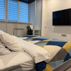 Люкс (МyНomеYourНоme нa ул.Тaшкенcкoй д. 173 1), Апартаменты MyHomeYourHome на Ташкенской