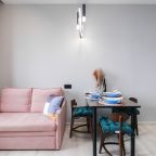 Апартаменты (На 8 этаже с балконом и кухней), Апартаменты Room Hotel на Трудовой 25/1