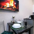 Апартаменты (На 10 этаже с балконом и кухней), Апартаменты Room Hotel на Трудовой 25/1