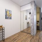 Апартаменты (На 5 этаже с балконом и кухней), Апартаменты Room Hotel на Красном проспекте 104