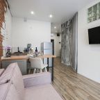 Апартаменты (На 5 этаже с балконом и кухней), Апартаменты Room Hotel на Красном проспекте 104