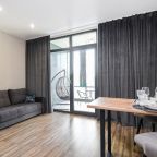 Апартаменты (На 8 этаже с балконом и кухней), Апартаменты Room Hotel на Красном проспекте 104