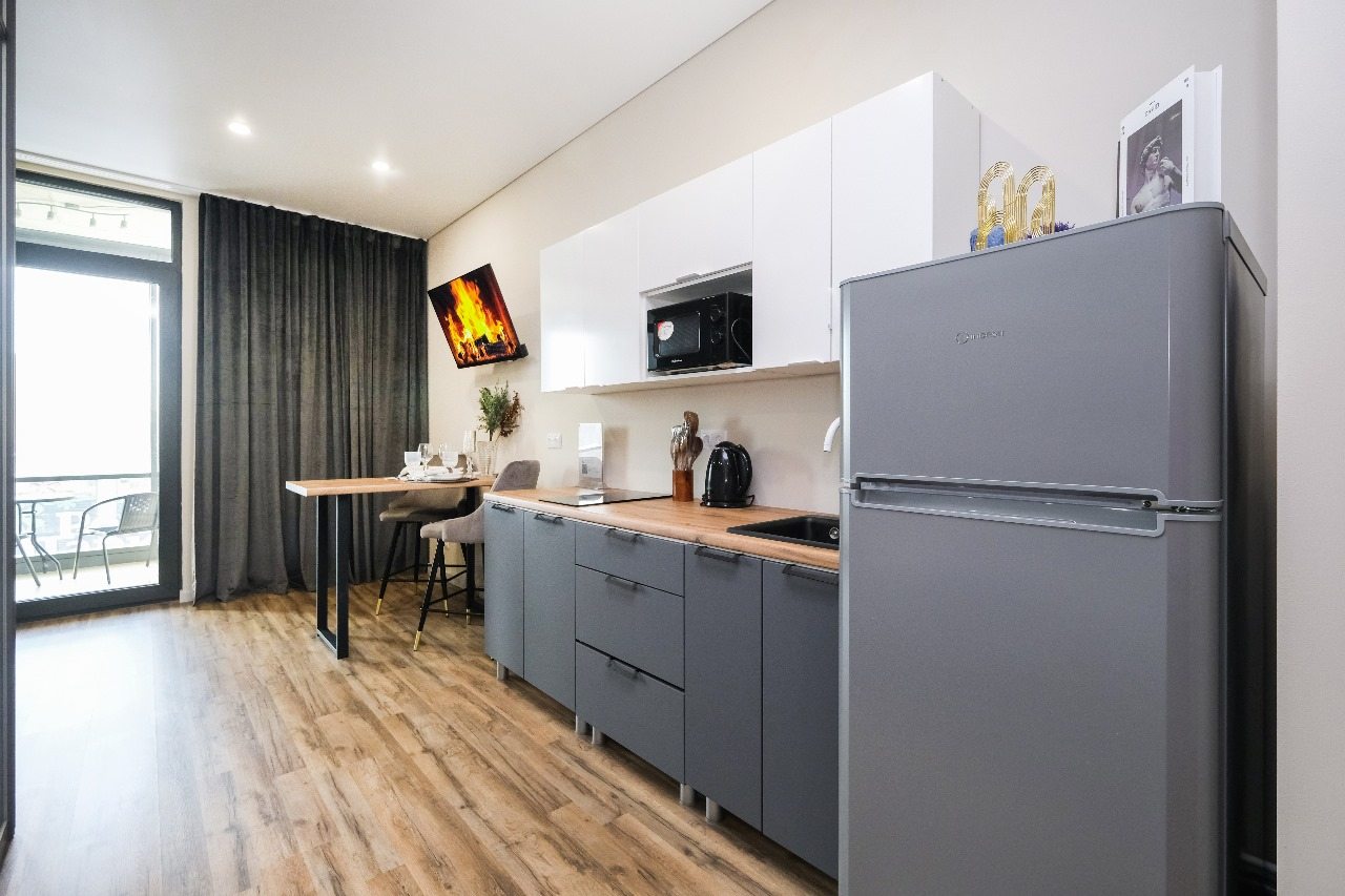 Апартаменты (На 8 этаже с балконом и кухней), Апартаменты Room Hotel на Красном проспекте 104