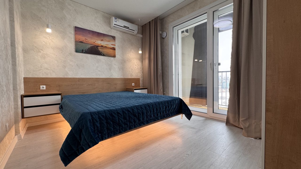 Трёхместный и более (На 16 этаже), Апартаменты Room Hotel на Фабричной 65/1