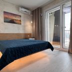 Трёхместный и более (На 16 этаже), Апартаменты Room Hotel на Фабричной 65/1