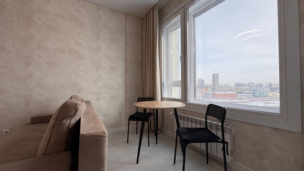 Трёхместный и более (На 16 этаже), Апартаменты Room Hotel на Фабричной 65/1