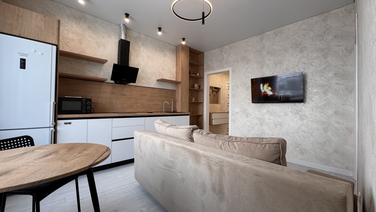 Трёхместный и более (На 16 этаже), Апартаменты Room Hotel на Фабричной 65/1