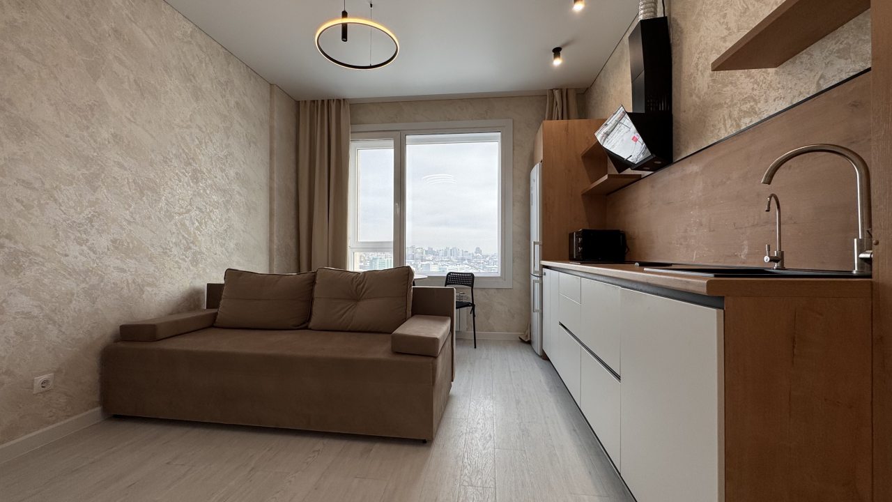 Трёхместный и более (На 16 этаже), Апартаменты Room Hotel на Фабричной 65/1