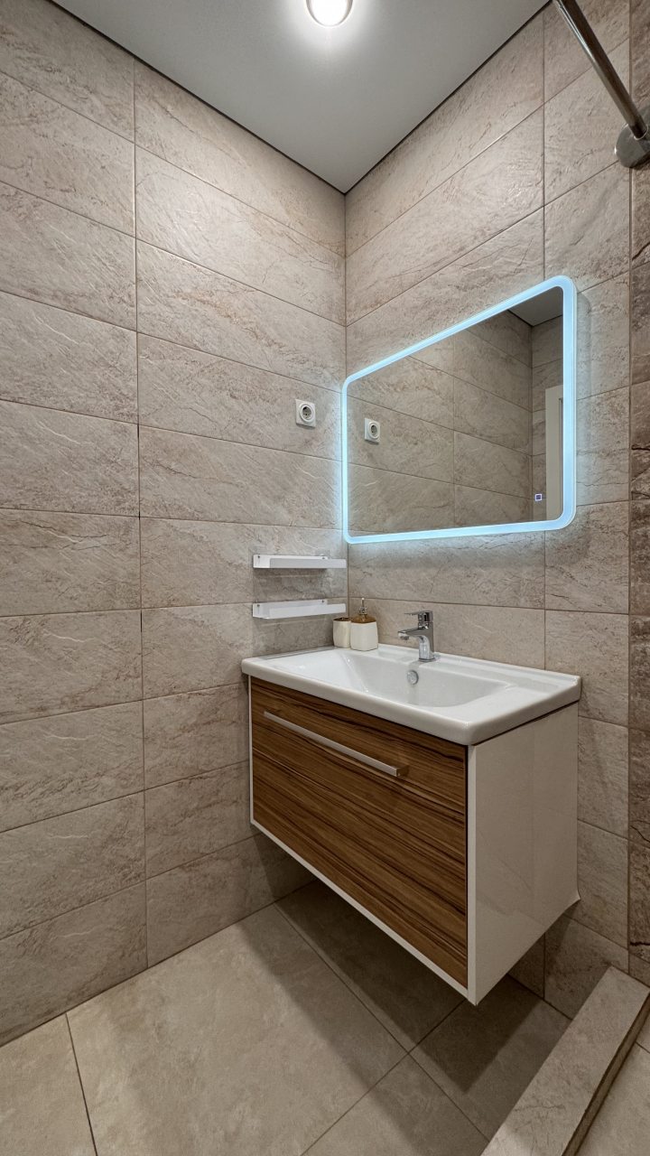Трёхместный и более (На 16 этаже), Апартаменты Room Hotel на Фабричной 65/1