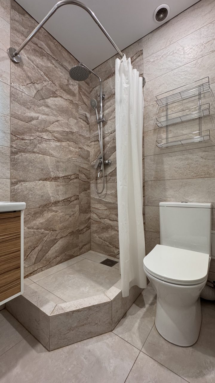 Трёхместный и более (На 16 этаже), Апартаменты Room Hotel на Фабричной 65/1