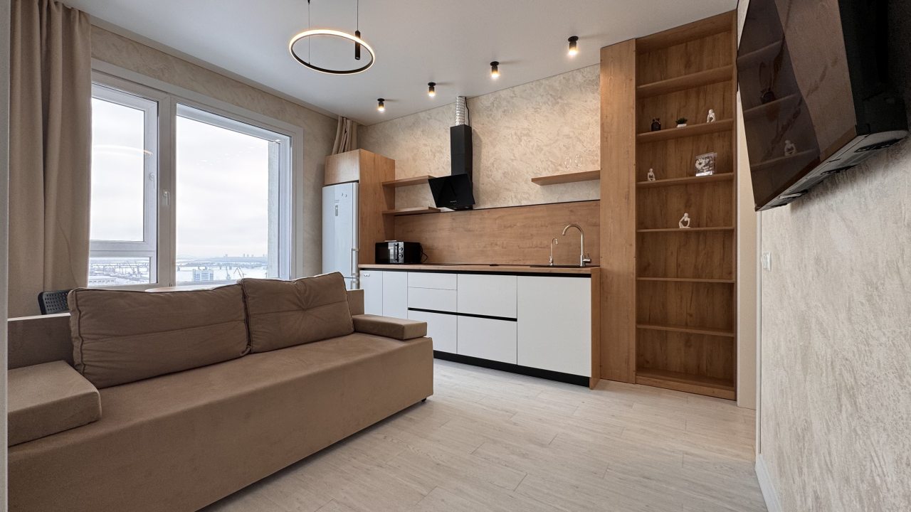Трёхместный и более (На 16 этаже), Апартаменты Room Hotel на Фабричной 65/1