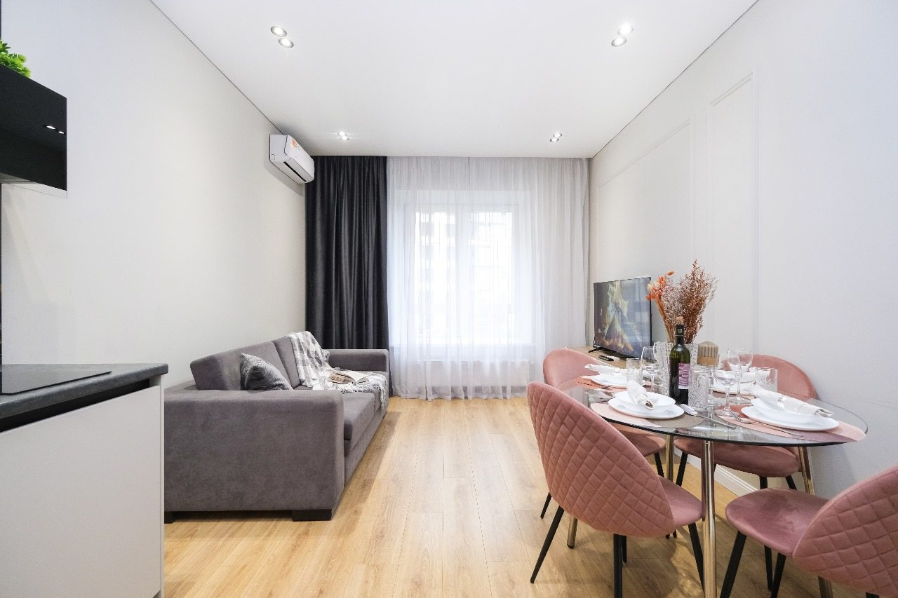 Апартаменты (На втором этаже), Апартаменты Room Hotel на Фабричной 65