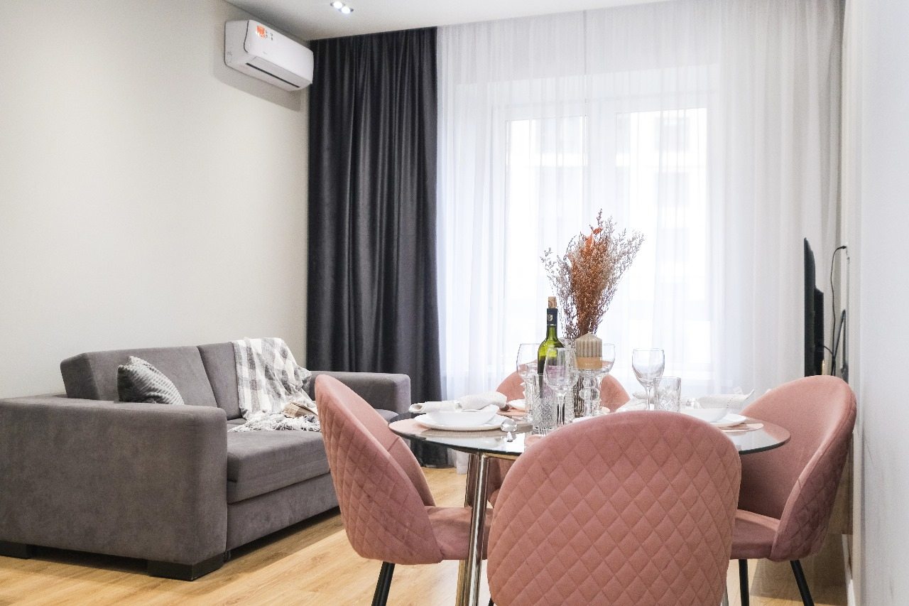 Апартаменты (На втором этаже), Апартаменты Room Hotel на Фабричной 65