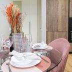 Апартаменты (На втором этаже), Апартаменты Room Hotel на Фабричной 65