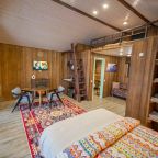 Дом (Дом-студия), База отдыха Тайга