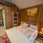 Дом (Дом-студия), База отдыха Тайга