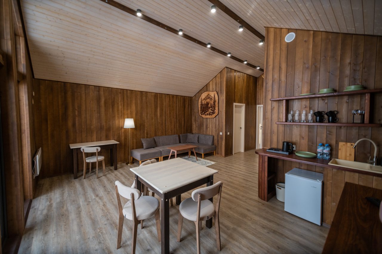 Дом (Большой дом), База отдыха Тайга