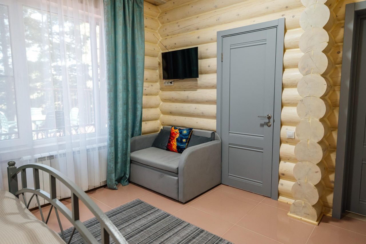 Люкс (Комфорт плюс), База отдыха Рыжий кот