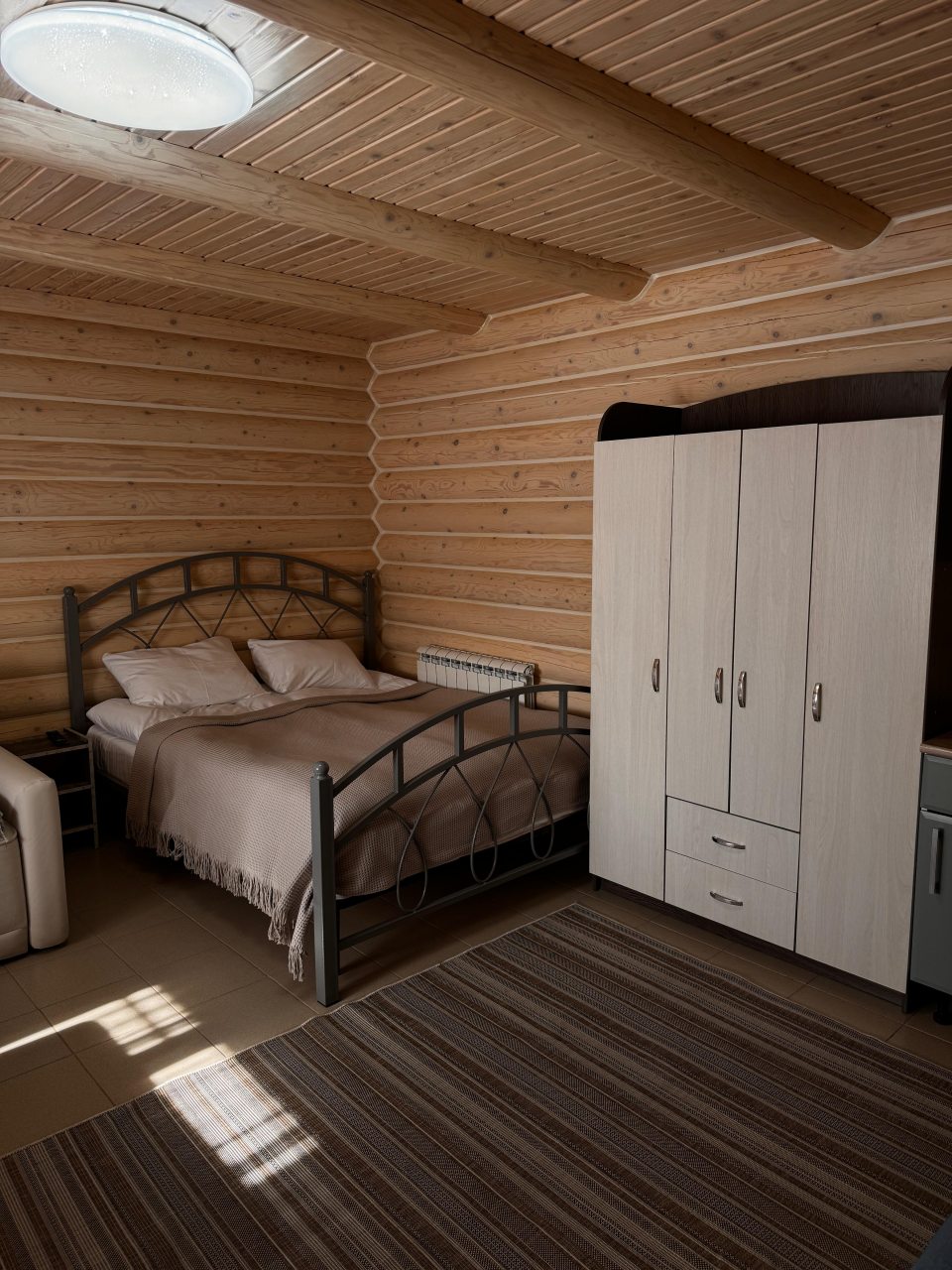 Коттедж (Маленький дом), База отдыха Рыжий кот