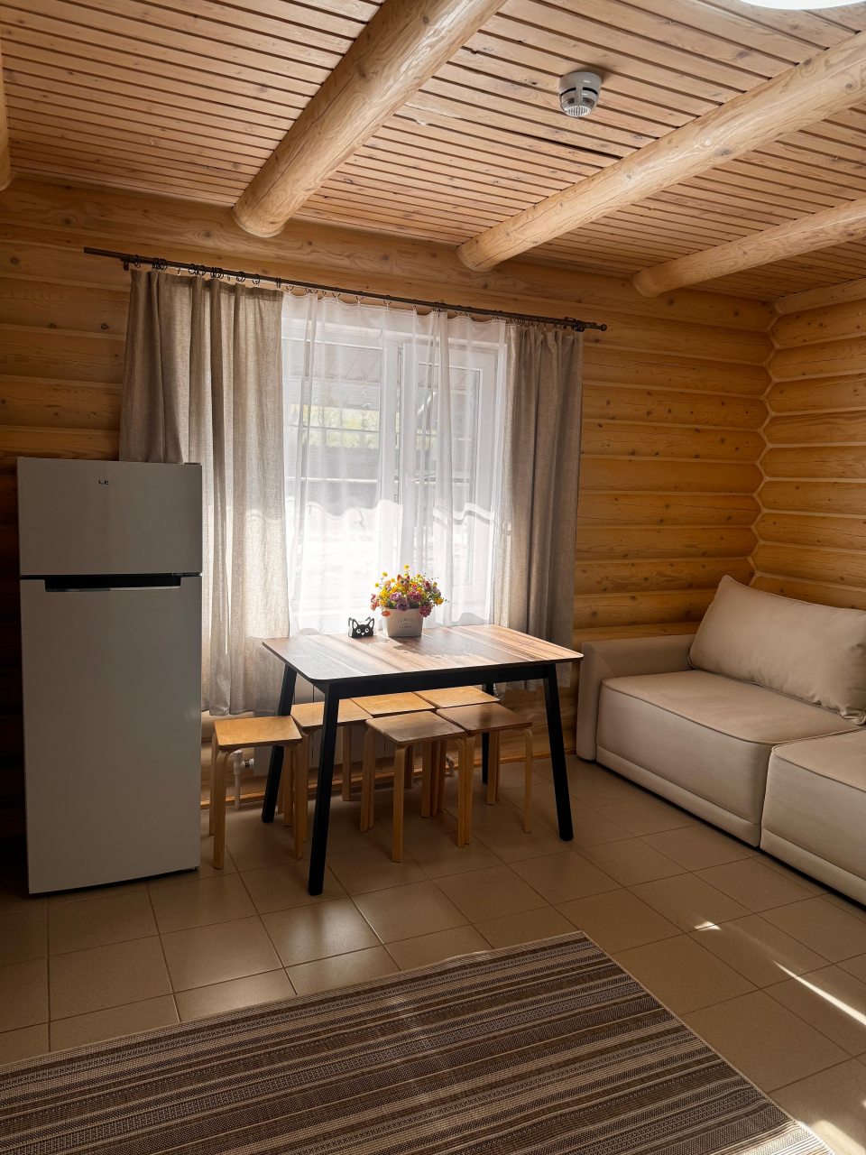 Коттедж (Маленький дом), База отдыха Рыжий кот