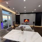 Четырехместный (Дизайнерская квартира с потрясающем видом на море и горы), Апартаменты Дизайнерские с видом на море и горы