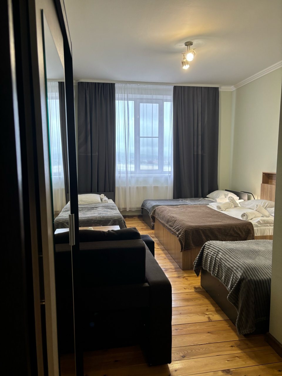 Трёхместный и более (Семейный номер), Гостиница Невский