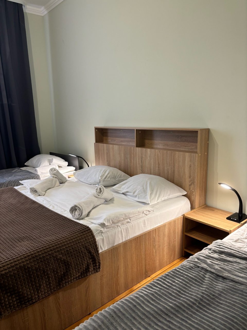 Трёхместный и более (Семейный номер), Гостиница Невский