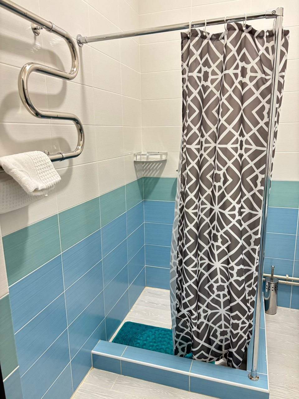 Трёхместный и более (Семейный номер), Гостиница Невский