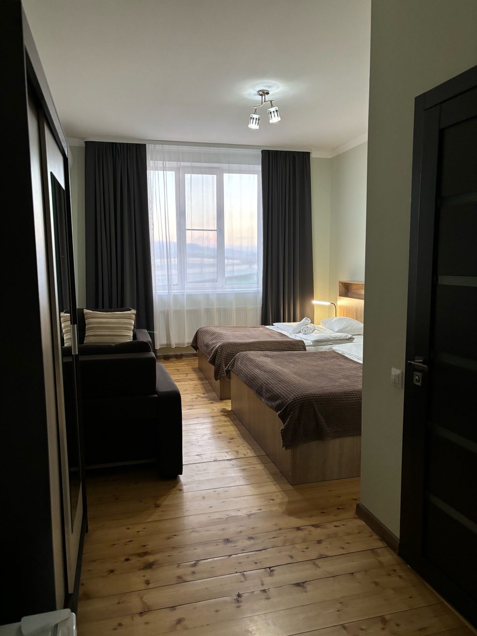 Трёхместный и более (Номер Делюкс), Гостиница Невский