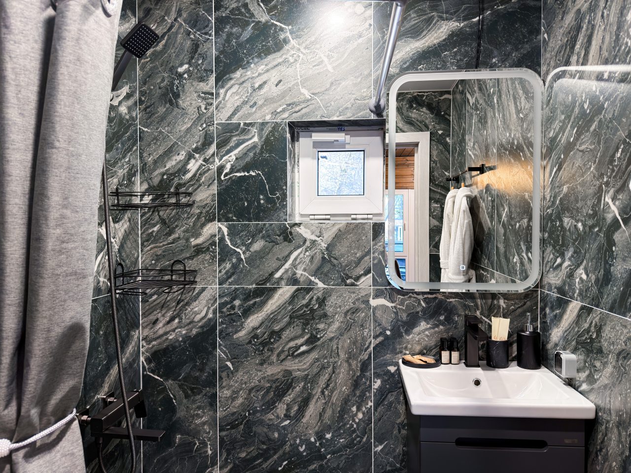 Апартаменты (Апартаменты с видом на горы), База отдыха Куранты Village