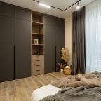 Вместительный шкаф