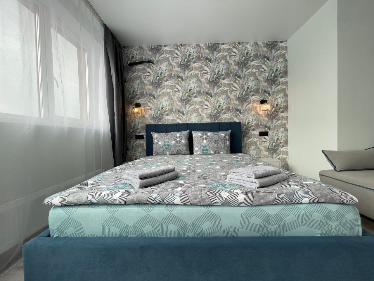 Апартаменты (Апартаменты с витражным окном и видами на город), Апартаменты Kvartira-Braun