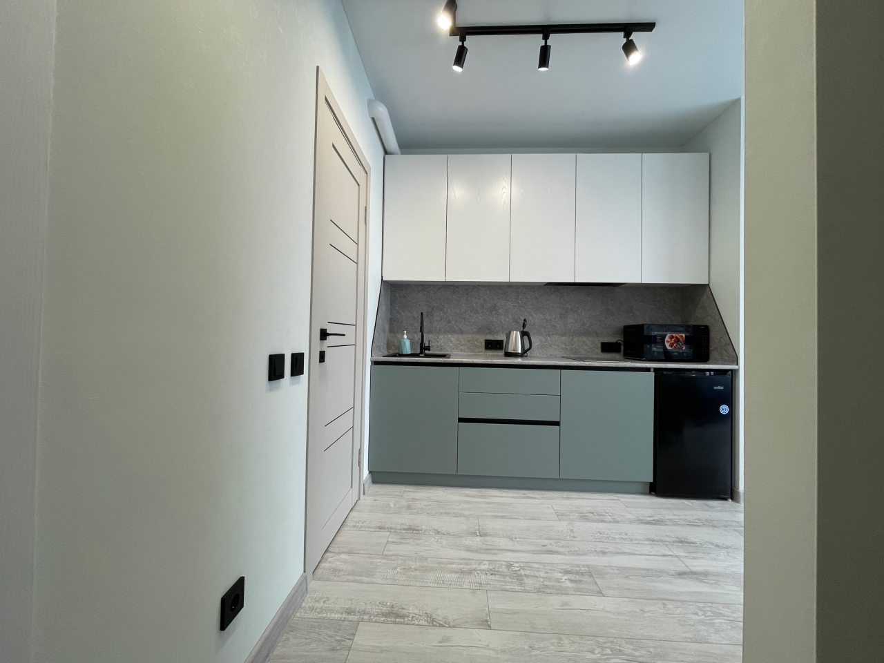 Апартаменты (Апартаменты с витражным окном и видами на город), Апартаменты Kvartira-Braun