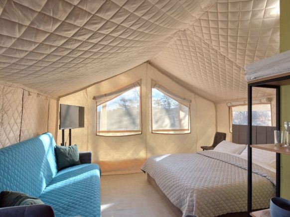 Глэмпинг Наедине, Зелёная Поляна