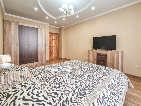 Апартаменты LovelyHome39 двухкомнатные у бастиона Грольман