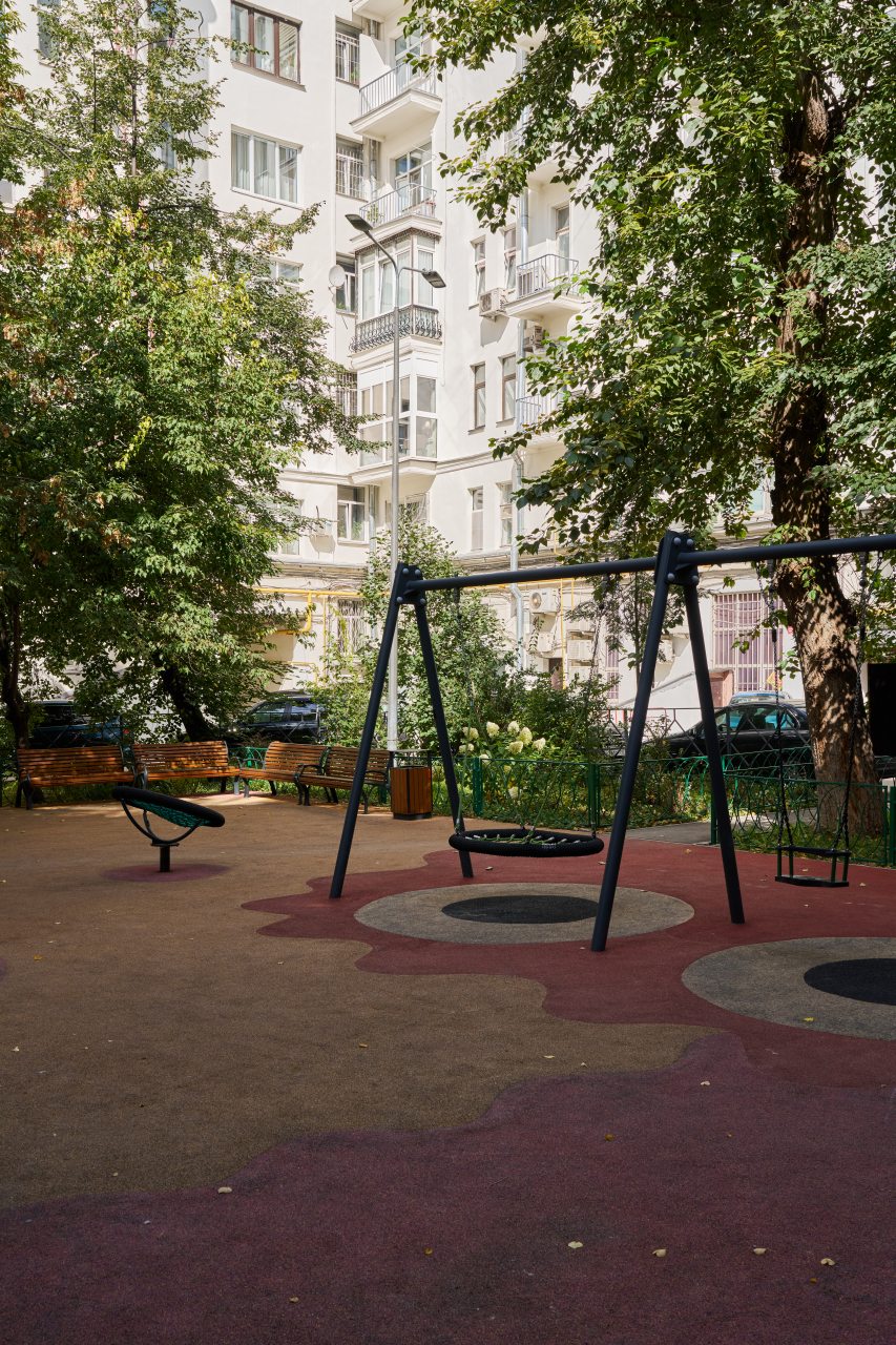 внутренний двор / the inner courtyard