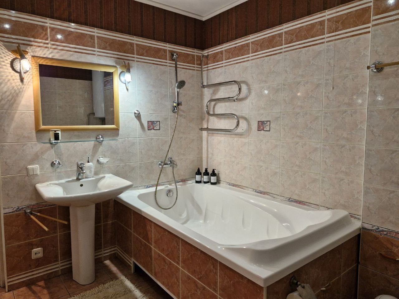 Апартаменты (Просторные рядом с Площадью Победы), Апартаменты Просторные рядом с Площадью Победы