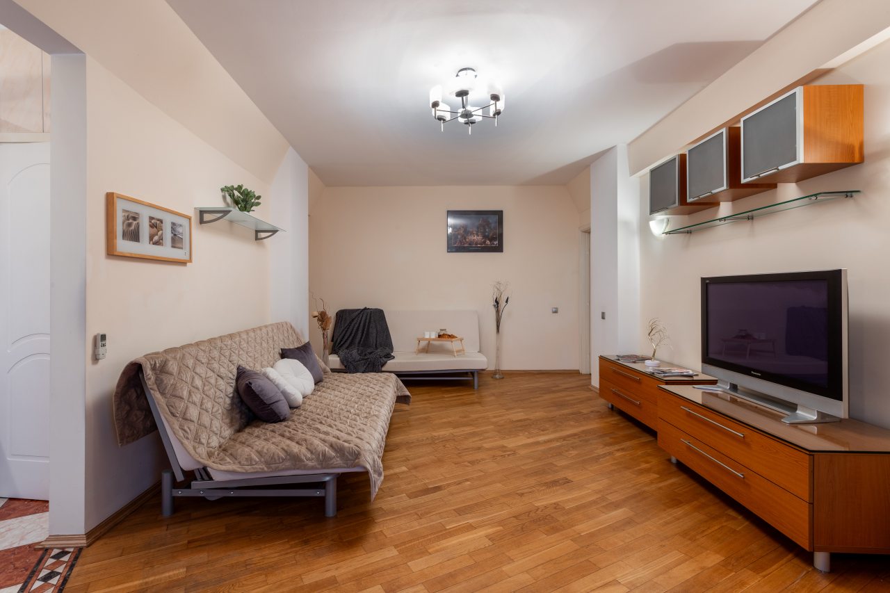 Просторная гостиная