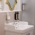 Номер Иоланта в Бутик-отеле «Симфония» на Чайковского