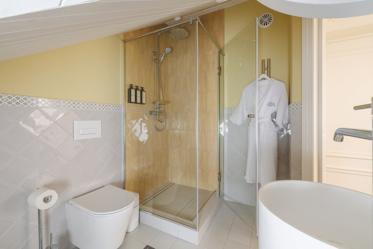 Двухместный (Стандарт мансардный  dbl   «Вальс цветов»), Отель Симфония