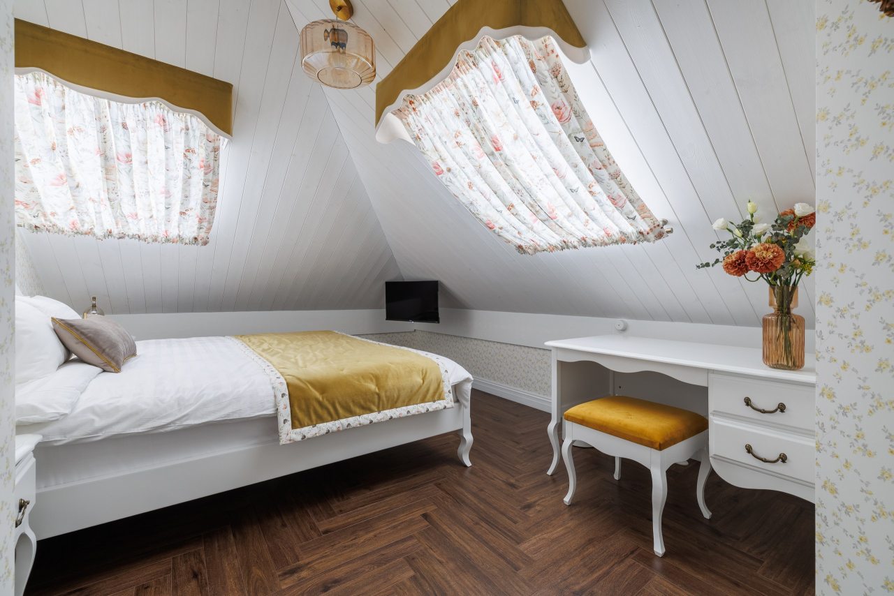 Двухместный (Стандарт мансардный  dbl   «Вальс цветов»), Отель Симфония